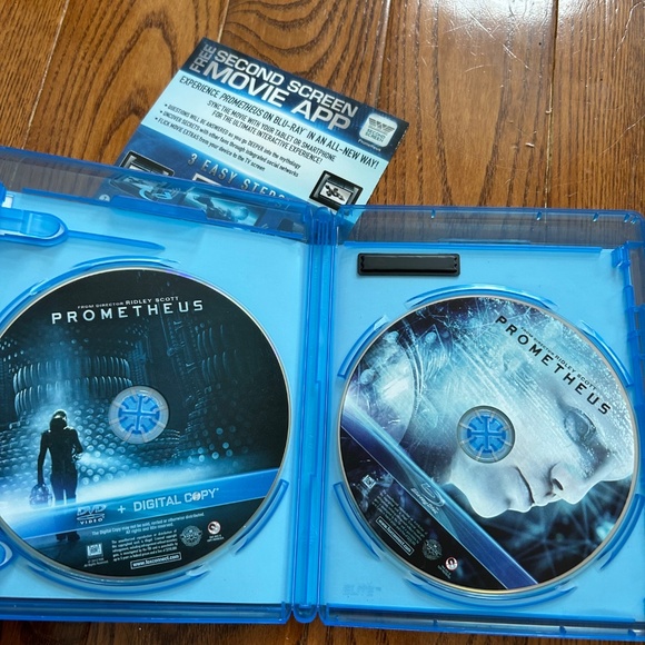 Prometheus Blue-Ray movie - Picture 2 of 3